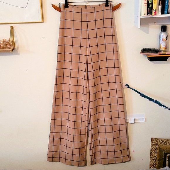 Pants - Blue Blush tan and black high-waisted wide leg trousers, size medium.